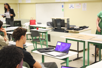 La région Île-de-France soutient les lycéens professionnels avec de nouveaux équipements numériques