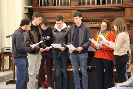 Messe d'envoi des étudiants à la chapelle avec le Père Olivier Plainecassagne