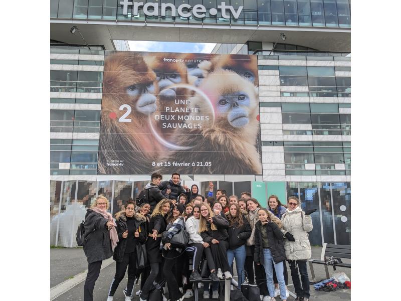 La 1MG3 devant les locaux de France Télévision