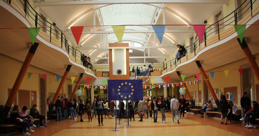 Le Grand Hall paré aux couleurs de l'Europe