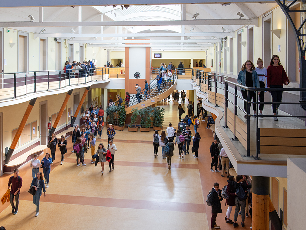 Grand-Hall - Lycée polyvalent